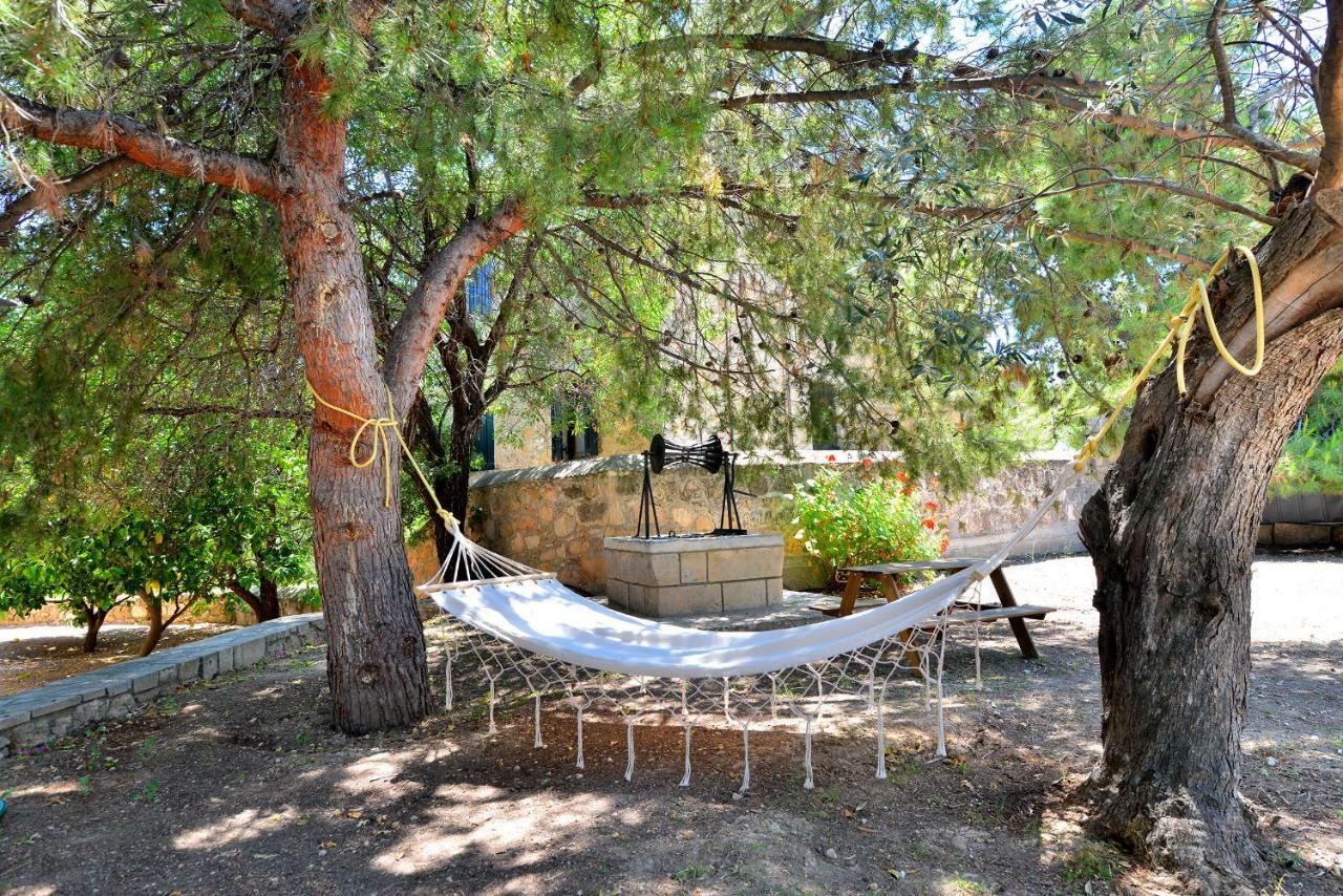 Pyrgos Ralli Estate Guesthouse Aegina Buitenkant foto